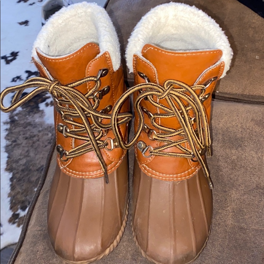 Girls Duck Boots Size 3